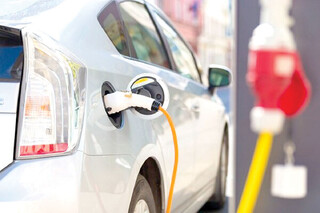 اقتصادِ خودرو برقی در ایران جواب نمی‌دهد / راه‌حل مشکل کلانشهرها توسعه استفاده از اتوبوس‌های برقی است