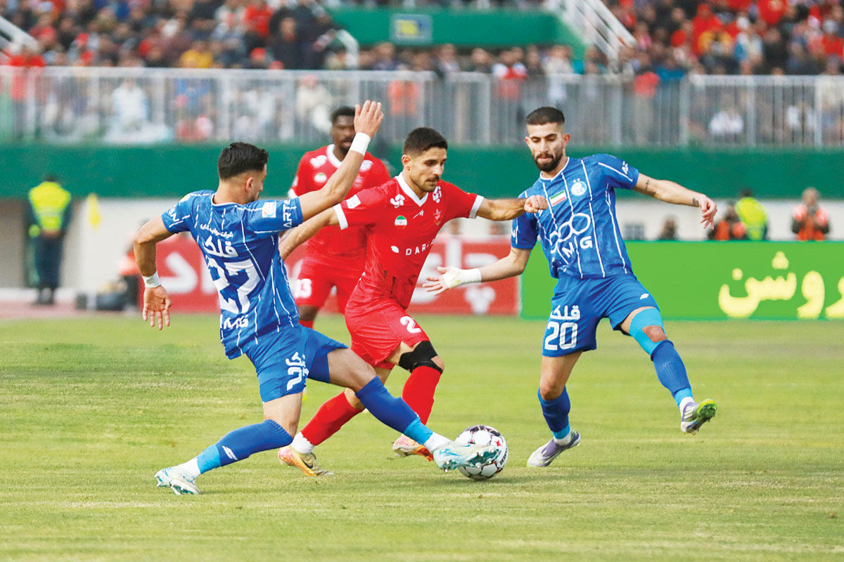 هیچ به هیچ! / بی‌کیفیت‌ترین نمایش در گران‌ترین شهرآورد برگزار شد