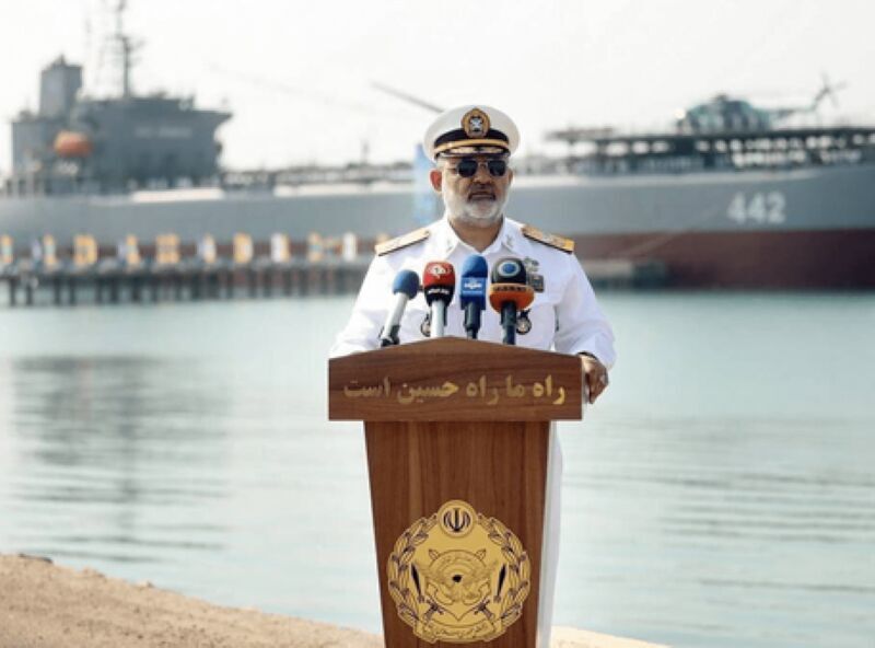 دریادار ایرانی: پوشش فرماندهی دریایی ارتش به آبهای دوردست و اقیانوسها رسیده است