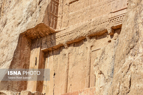 نقش رستم زیر سایه برداشت بی‌رویه آب