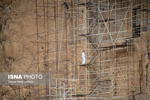 نقش رستم زیر سایه برداشت بی‌رویه آب