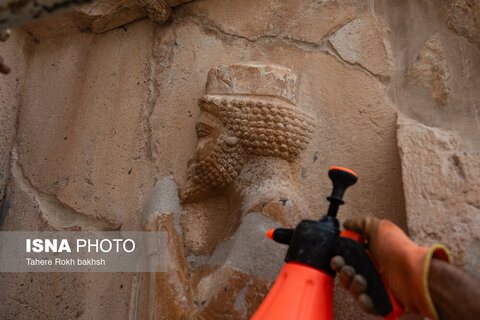 نقش رستم زیر سایه برداشت بی‌رویه آب