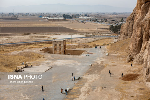 نقش رستم زیر سایه برداشت بی‌رویه آب