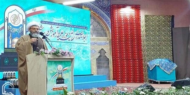 غفلت از تربیت، دانش‌آموزان را در معرض نفوذ دشمن قرار می‌دهد