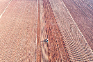 بعد از ناترازی، آلودگی و بی‌آبی، حالا نوبت به معضلی تازه رسیده است / و حالا بحران خاک!