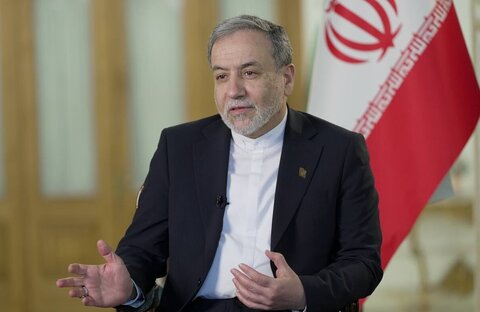 عراقچی: تجمع نظامی اطراف کشورمان غیرضروری و بی‌فایده است