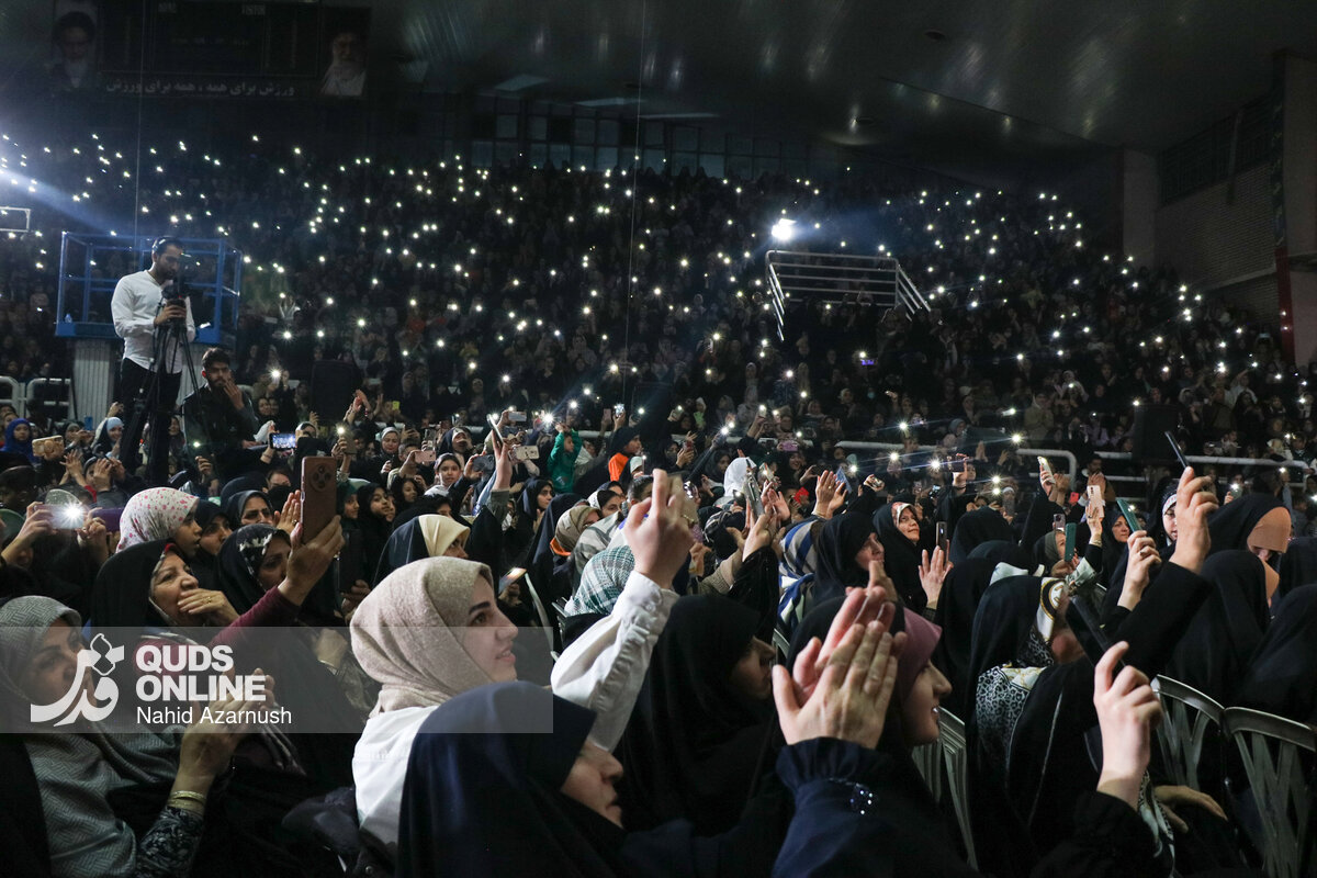 اجتماع بزرگ "در پناه مادر" به مناسبت میلاد حضرت زهرا (س)