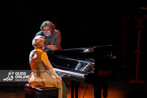 گزارش تصویری | اجرای نمایش نمایش «باردو - عاشقانه های ناتمام»