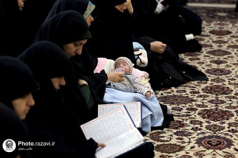 غبارروبی ضریح مطهر امام رضا علیه‌السلام با حضور بانوان