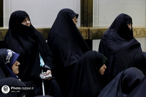 غبارروبی ضریح مطهر امام رضا علیه‌السلام با حضور بانوان