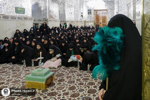 غبارروبی ضریح مطهر امام رضا علیه‌السلام با حضور بانوان
