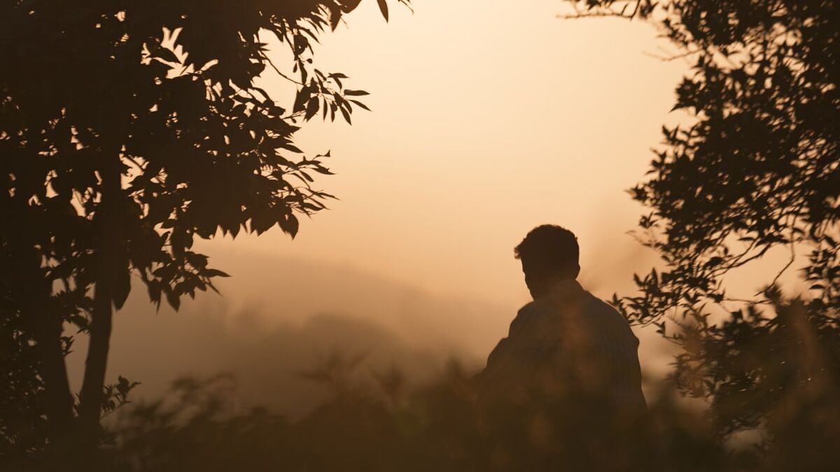 روایت مردی که بدون معلم حافظ قرآن شد/ رونمایی از پوستر «عزیززاده»