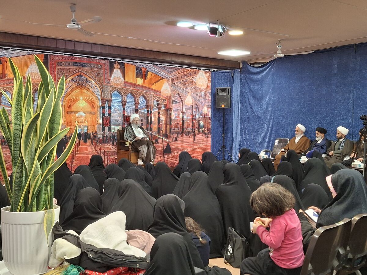 آیت ‌الله فقیهی بیان کرد: حضور بانوان متدین در اجتماع، موجب گسترش عفت عمومی می‌شود