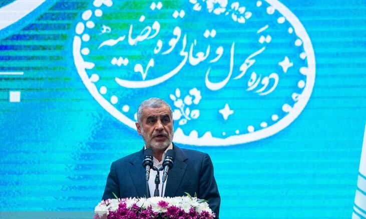 نیکزاد: شفافیت و باز بودن فضای نقد باعث اتخاذ تصمیمات عاقلانه‌تر و کارآمدتر می‌شود