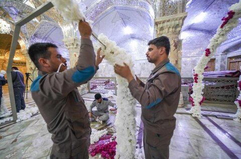 گلآرایی حرم مطهر امام علی(ع) در سالروز ولادت حضرت فاطمه(س)