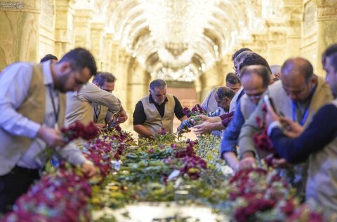 گلآرایی حرم مطهر امام علی(ع) در سالروز ولادت حضرت فاطمه(س)