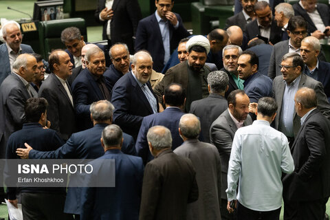 صحن علنی مجلس - ۱۸ آذر