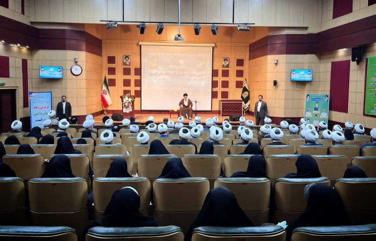 نیروی انتظامی باید در برابر منکرات و فساد اجتماعی بی‌تفاوت نباشد