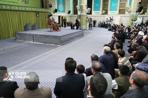 دیدار هزاران نفر از مداحان و ستایشگران اهل بیت(ع) با مقام معظم رهبری