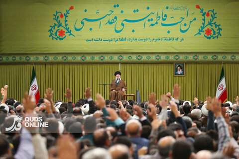 دیدار هزاران نفر از مداحان و ستایشگران اهل بیت(ع) با مقام معظم رهبری