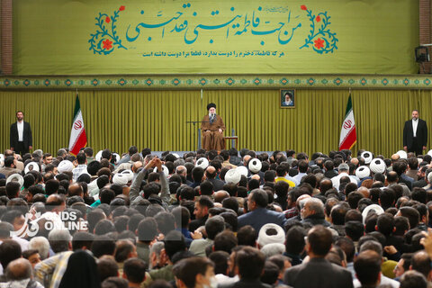 دیدار هزاران نفر از مداحان و ستایشگران اهل بیت(ع) با مقام معظم رهبری