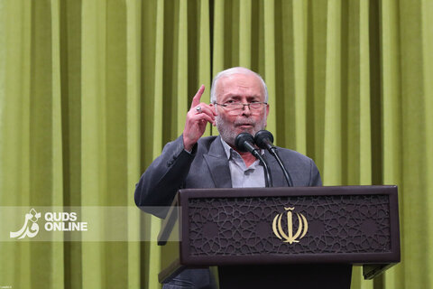 دیدار هزاران نفر از مداحان و ستایشگران اهل بیت(ع) با مقام معظم رهبری