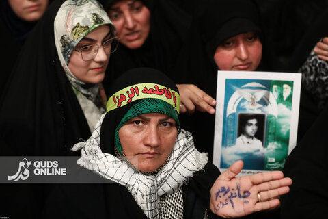 دیدار هزاران نفر از مداحان و ستایشگران اهل بیت(ع) با مقام معظم رهبری