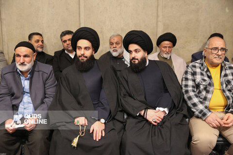 دیدار هزاران نفر از مداحان و ستایشگران اهل بیت(ع) با مقام معظم رهبری