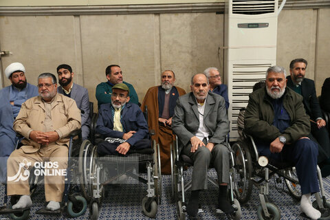 دیدار هزاران نفر از مداحان و ستایشگران اهل بیت(ع) با مقام معظم رهبری