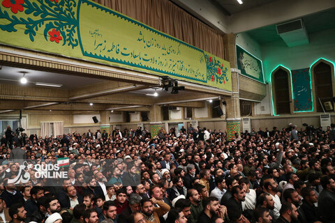 دیدار هزاران نفر از مداحان و ستایشگران اهل بیت(ع) با مقام معظم رهبری