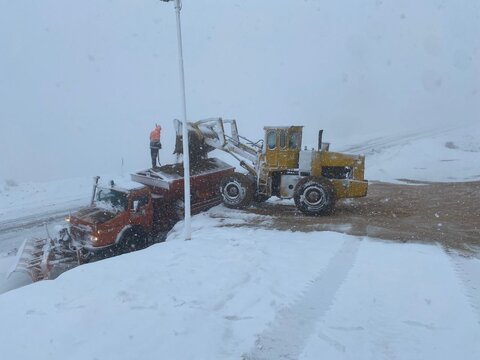 وضعیت جوی متغیر در جاده‌های فارس