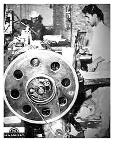 بیش از نیم قرن عشق به صحافی