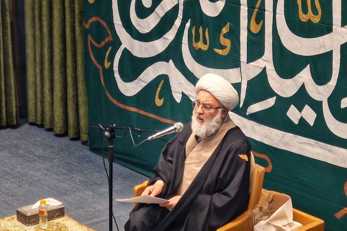 حجت‌الاسلام والمسلمین وحیدخراسانی: تبلیغ بهترین راه انتقال معارف اهل‌بیت(ع) به جامعه است