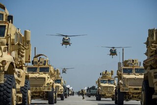 واشنگتن‌پست: طالبان تصاویر هواپیماهای نظامی را در پایگاه هوایی بگرام نقاشی کرده است