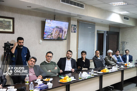 گزارش تصویری | برگزاری سومین جلسه "سرمشق" با حضور علی اصغر محکی در موسسه فرهنگی قدس