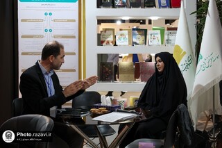 یک هنرمند عکاس:
هنر حرم رضوی آمیخته‌ای از تخصص و احوالات دلی هنرمندان است