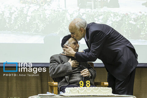 عکس روز | در حاشیه بزرگداشت سیدفتح الله مجتبایی