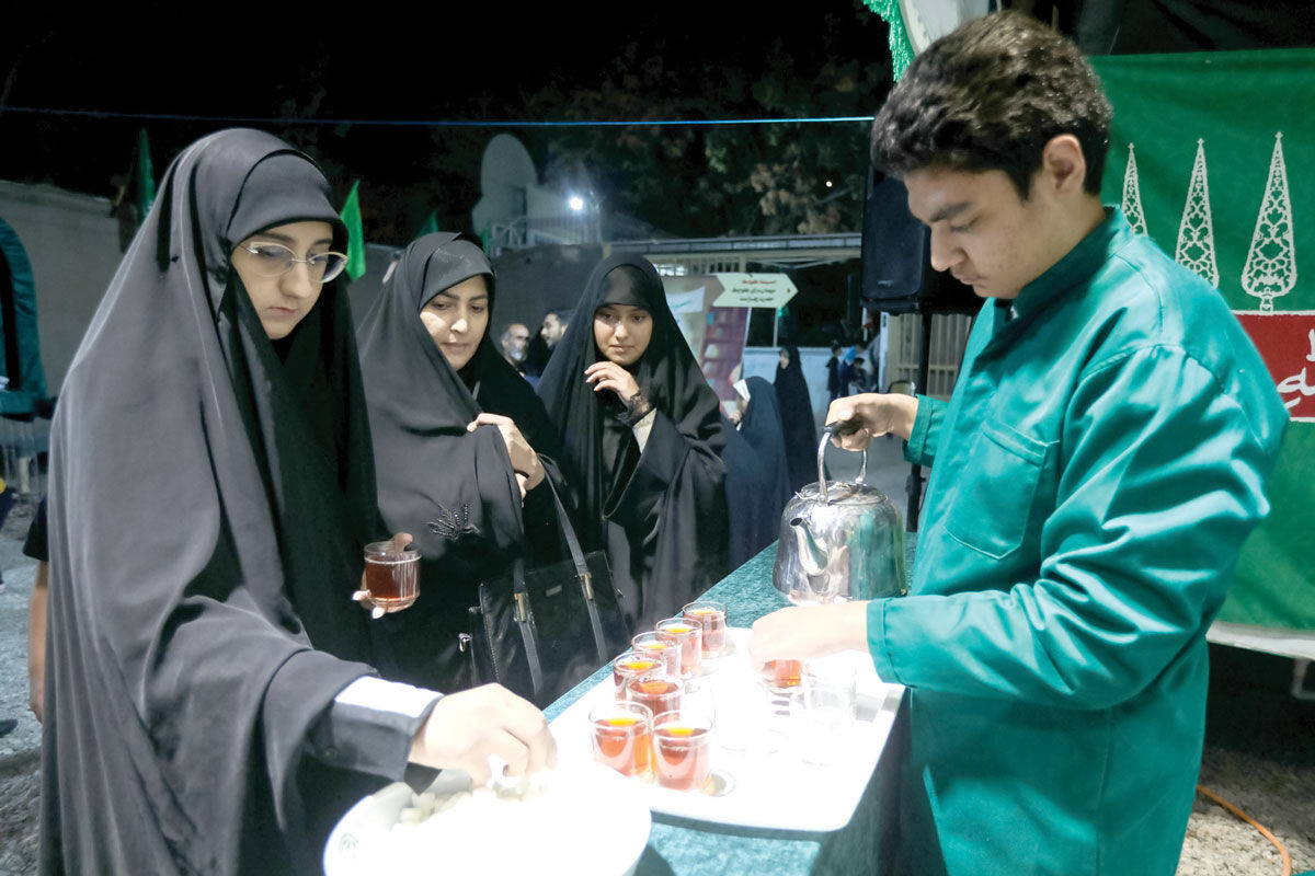 چراغی از دامن مادر