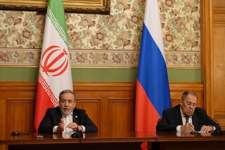آمادگی لاوروف برای تسهیل راهکار سیاسی بحران خاورمیانه در تماس با عراقچی