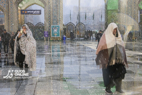 گزارش تصویری | بارش برف پاییزه در حرم مطهر رضوی