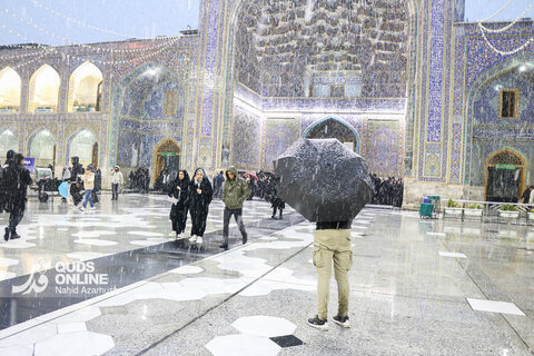 گزارش تصویری | بارش برف پاییزه در حرم مطهر رضوی