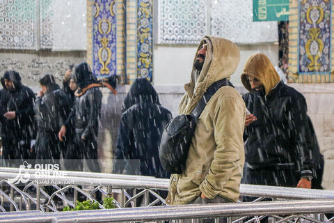 گزارش تصویری | بارش برف پاییزه در حرم مطهر رضوی