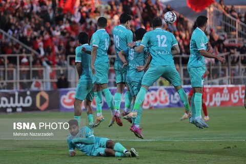 هفته چهاردهم لیگ برتر فوتبال ایران؛ تراکتور - پیکان