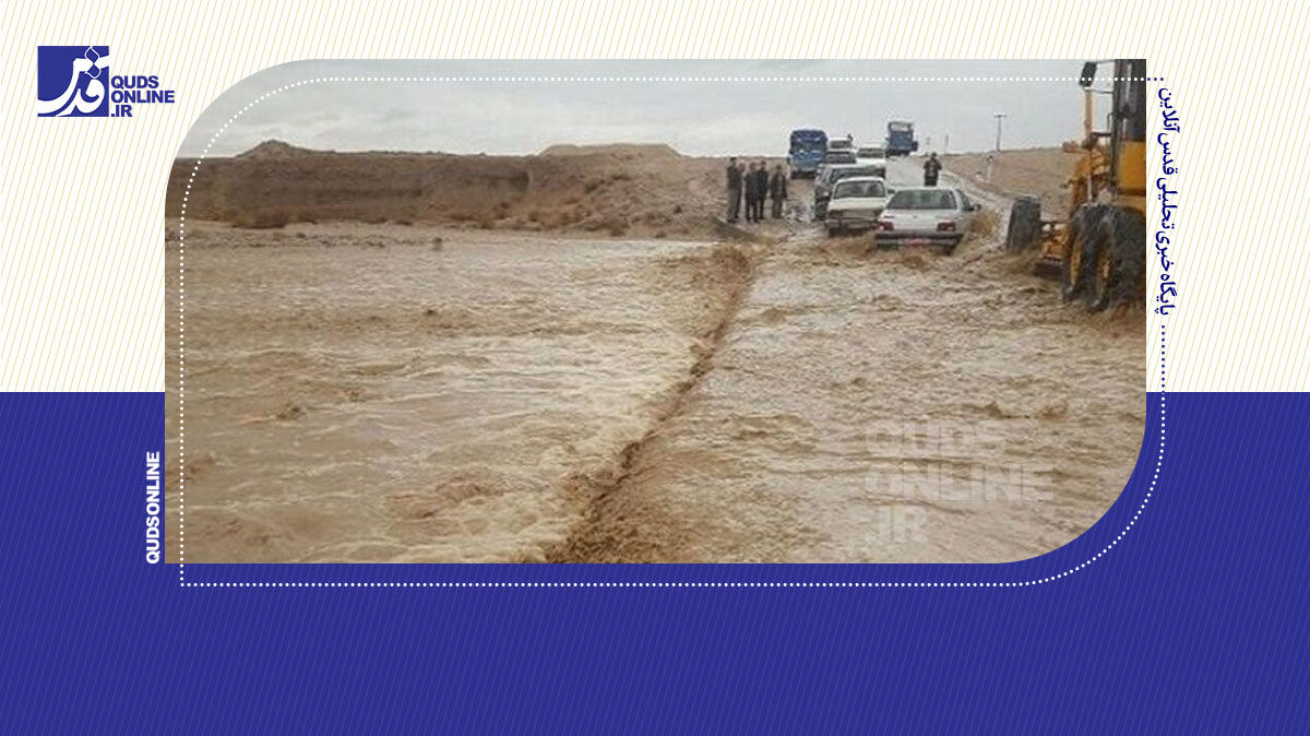 فیلم | جاری شدن سیل از کوه‌های حاجی‌آباد هرمزگان