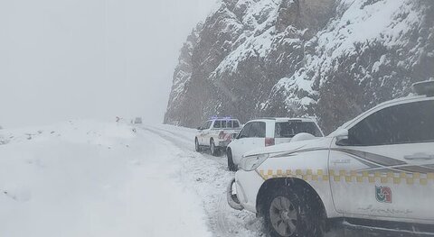 نجات ۳۴ خودرو گرفتار در برف و یخبندان/ طرح زمستانه در گلستان آغاز شد