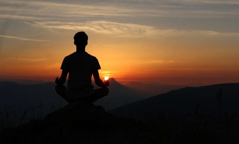 سراب آرامش؛ تجارت معنویت در عصر مدرن