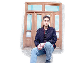 ما باغ ساختیم اما آهنی