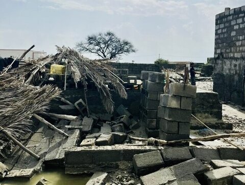 آواربرداری واحدهای تخریب‌شده سیل در سیریک آغاز شد