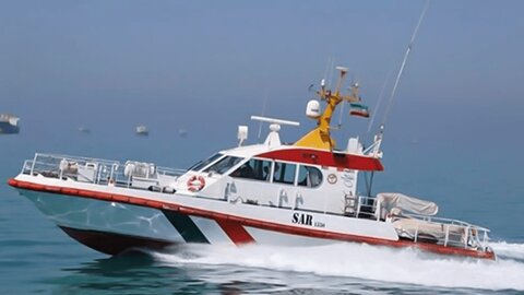 نجات ۱۴ خدمه شناور حادثه‌دیده در هرمزگان