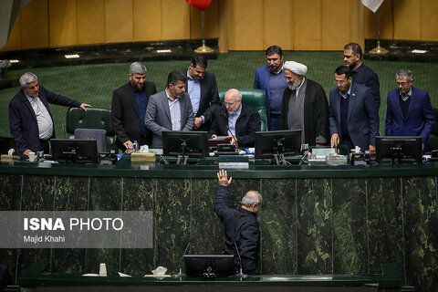 تصاویری از حضور مسعود پزشکیان در صحن علنی مجلس